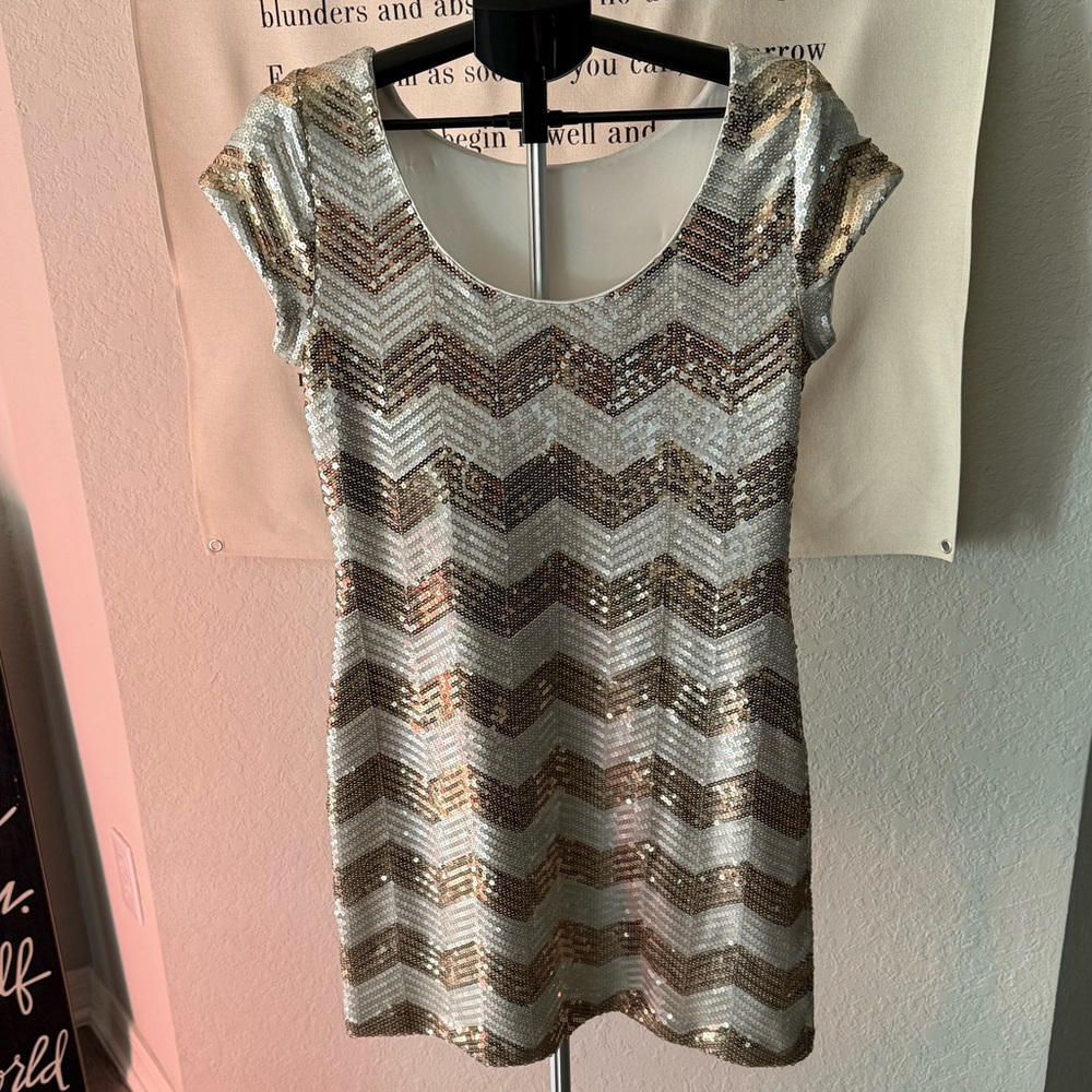 White House Black Market Sequin Dress NWT - Picture 3 of 10